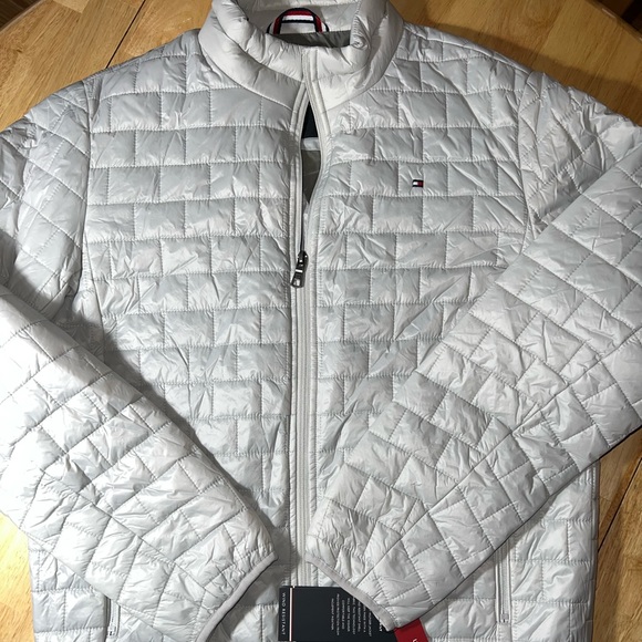 Tommy Hilfiger Men's Packable Down Puffer Hooded Jacket $195.00. - Picture 1 of 16